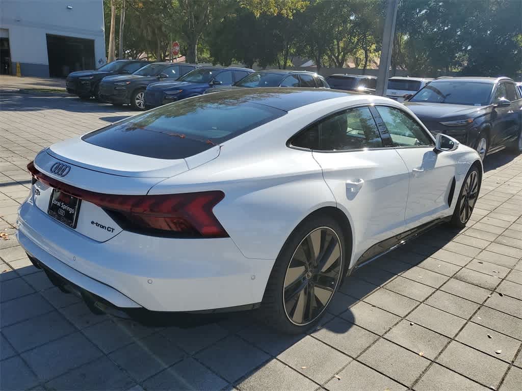 Thumbnail: 2025 Audi e-tron GT - 8