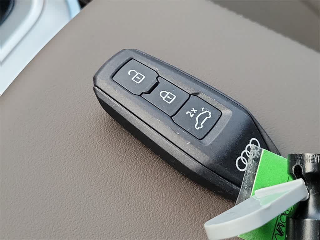 Thumbnail: 2025 Audi Q5 - 20