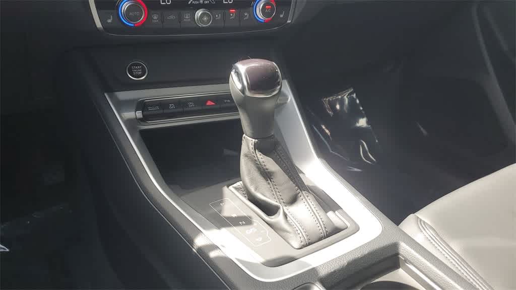 Thumbnail: 2025 Audi Q3 - 25