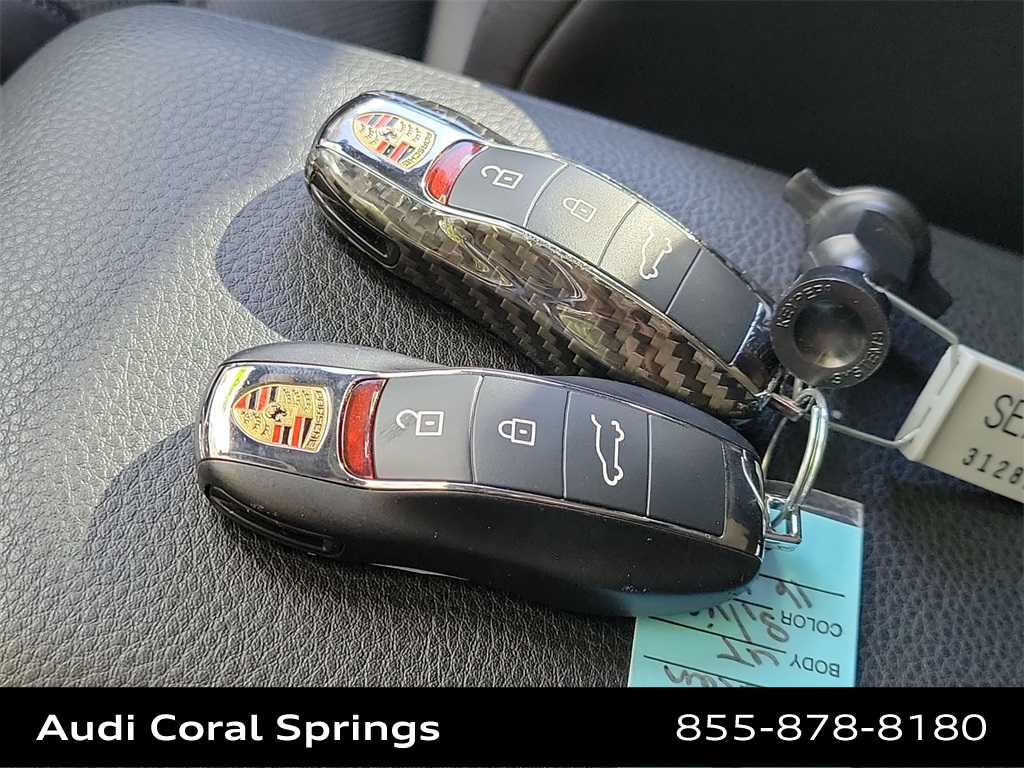 Thumbnail: 2023 Porsche Macan - 20