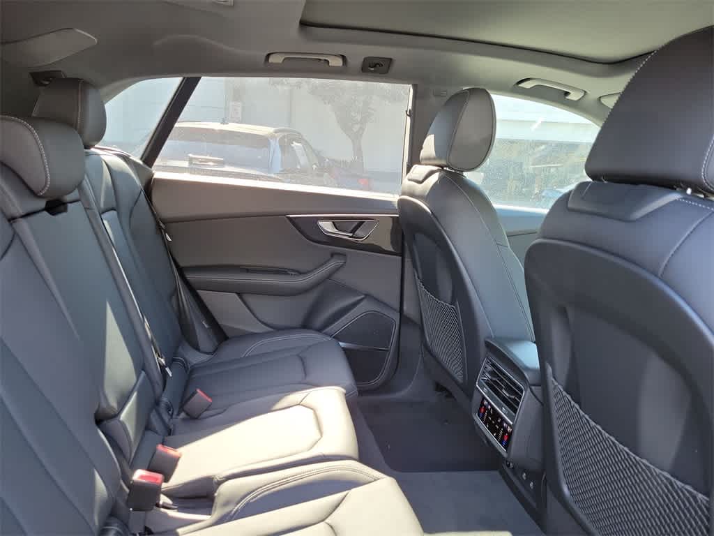 Thumbnail: 2026 Audi Q8 - 13