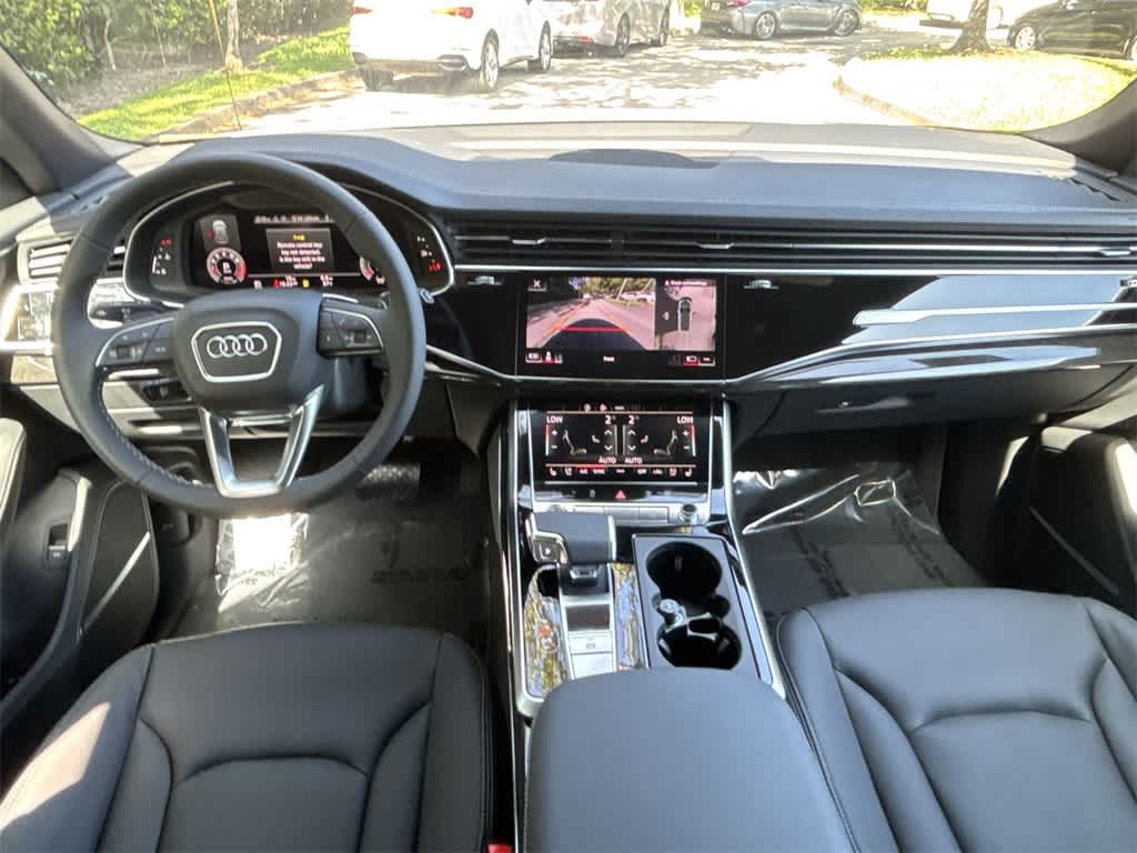 Thumbnail: 2025 Audi Q8 - 11
