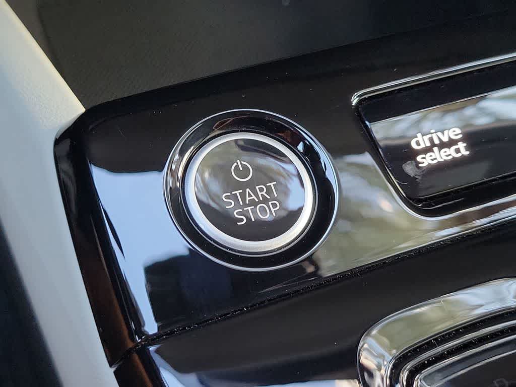 Thumbnail: 2025 Audi Q6 e-tron - 27