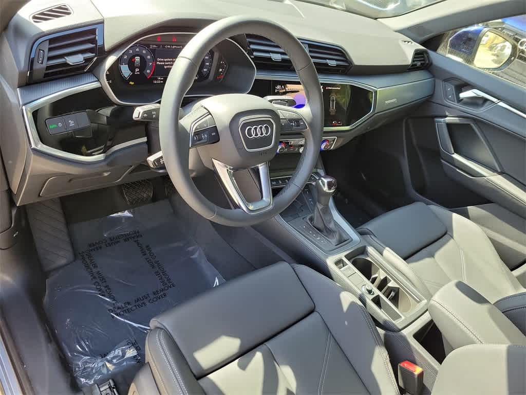 Thumbnail: 2025 Audi Q3 - 10