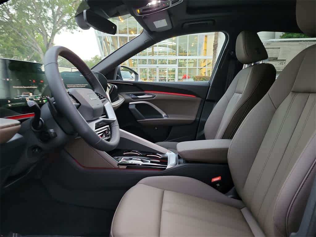 Thumbnail: 2025 Audi Q5 - 11