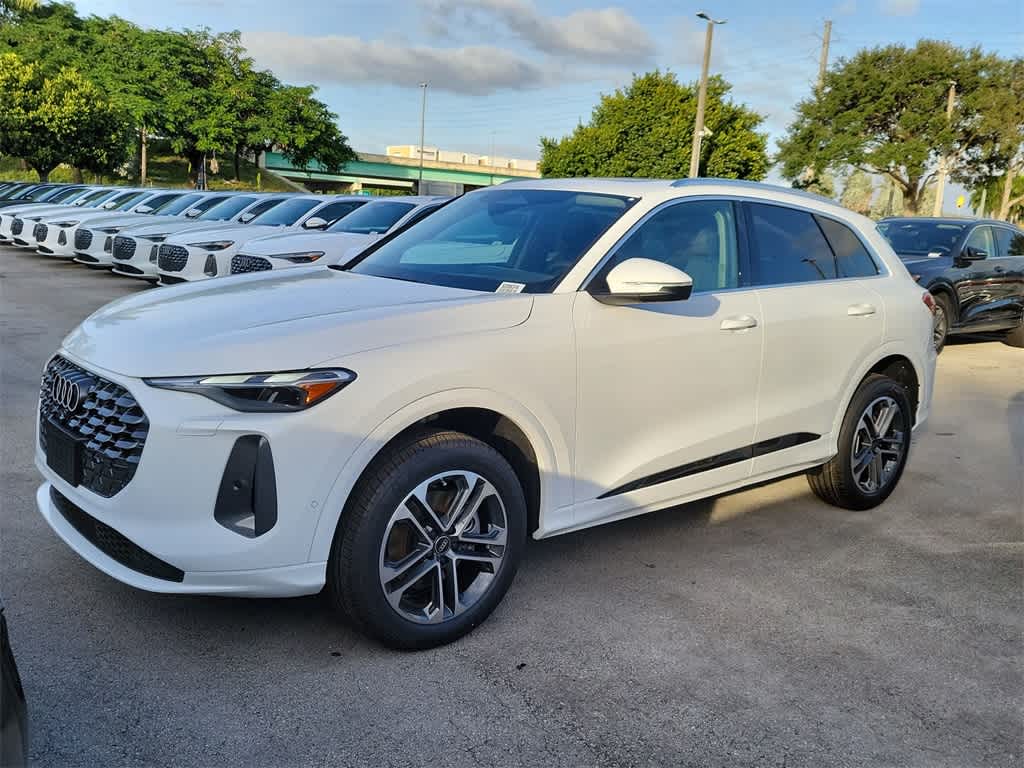 Thumbnail: 2025 Audi Q5 - 4