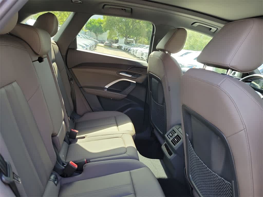 Thumbnail: 2025 Audi Q5 - 21