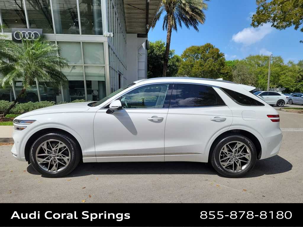 Thumbnail: 2022 Genesis GV70 - 11