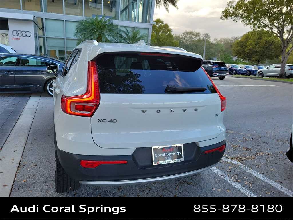 Thumbnail: 2020 Volvo XC40 - 3