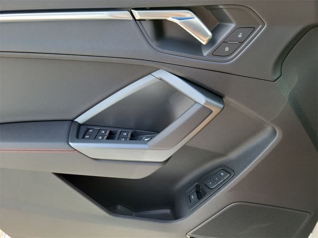 Thumbnail: 2025 Audi Q3 - 27