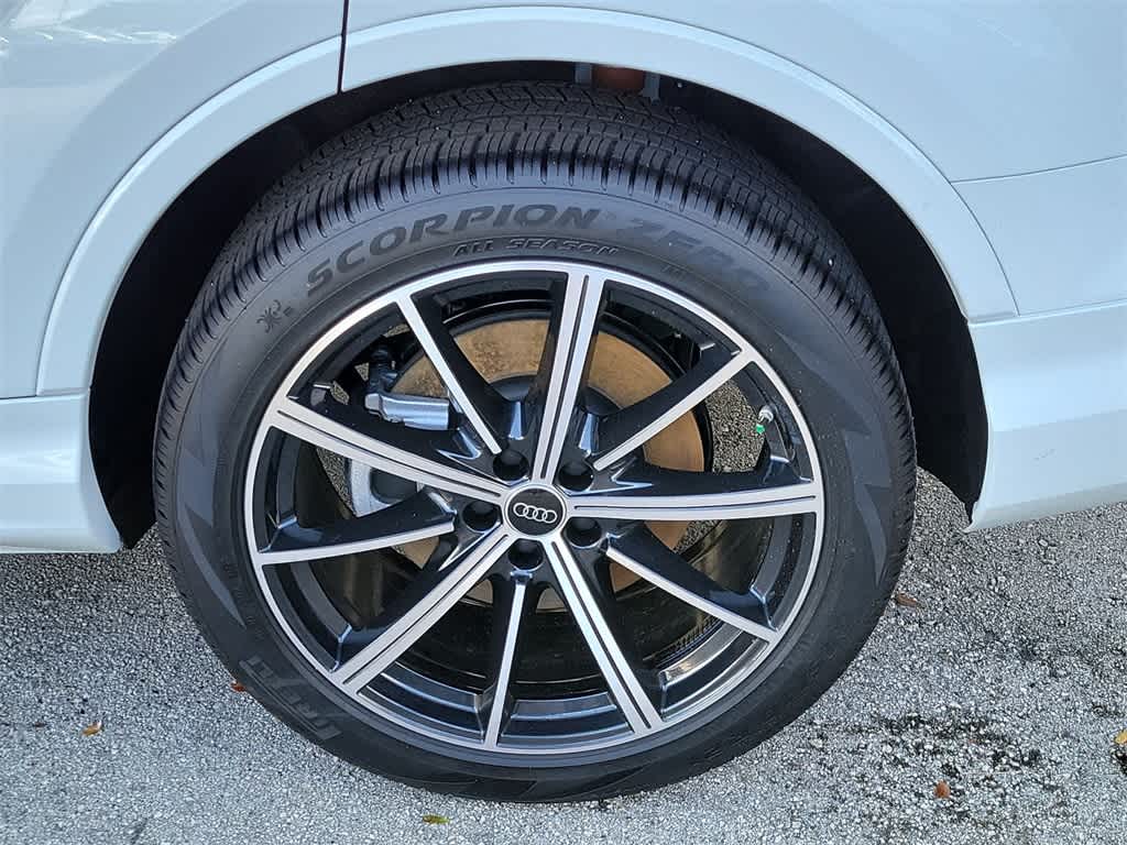 Thumbnail: 2026 Audi Q7 - 16