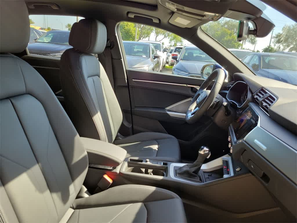 Thumbnail: 2025 Audi Q3 - 22