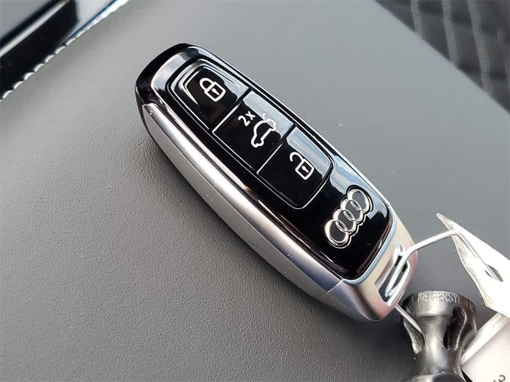 Thumbnail: 2025 Audi SQ8 - 20