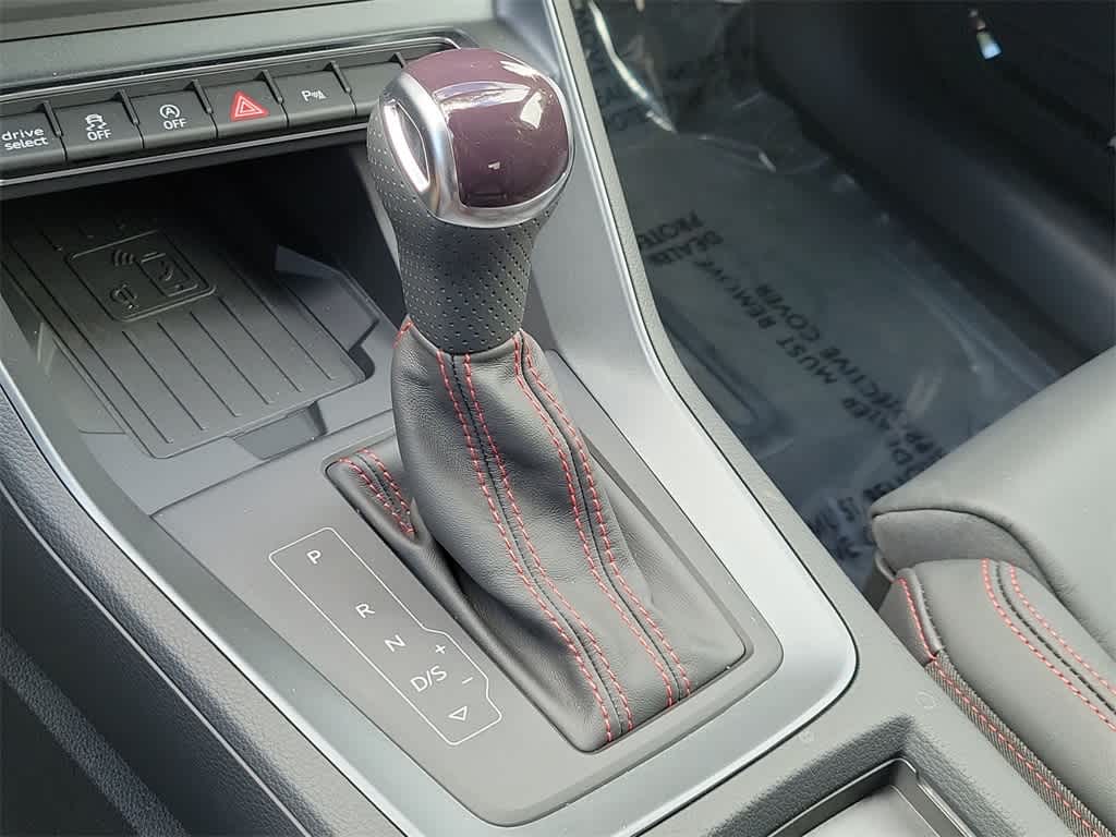 Thumbnail: 2025 Audi Q3 - 17