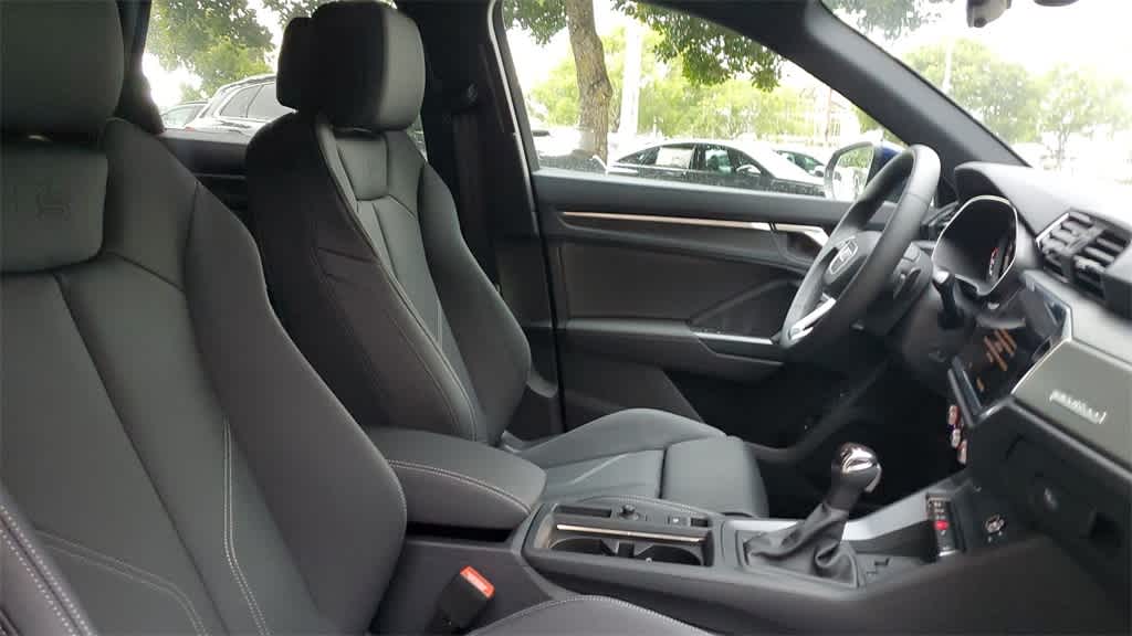 Thumbnail: 2025 Audi Q3 - 22