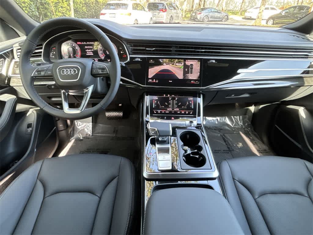 Thumbnail: 2025 Audi Q8 - 10