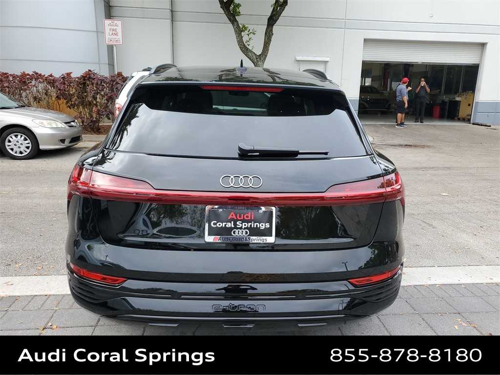 Thumbnail: 2024 Audi Q8 e-tron - 5