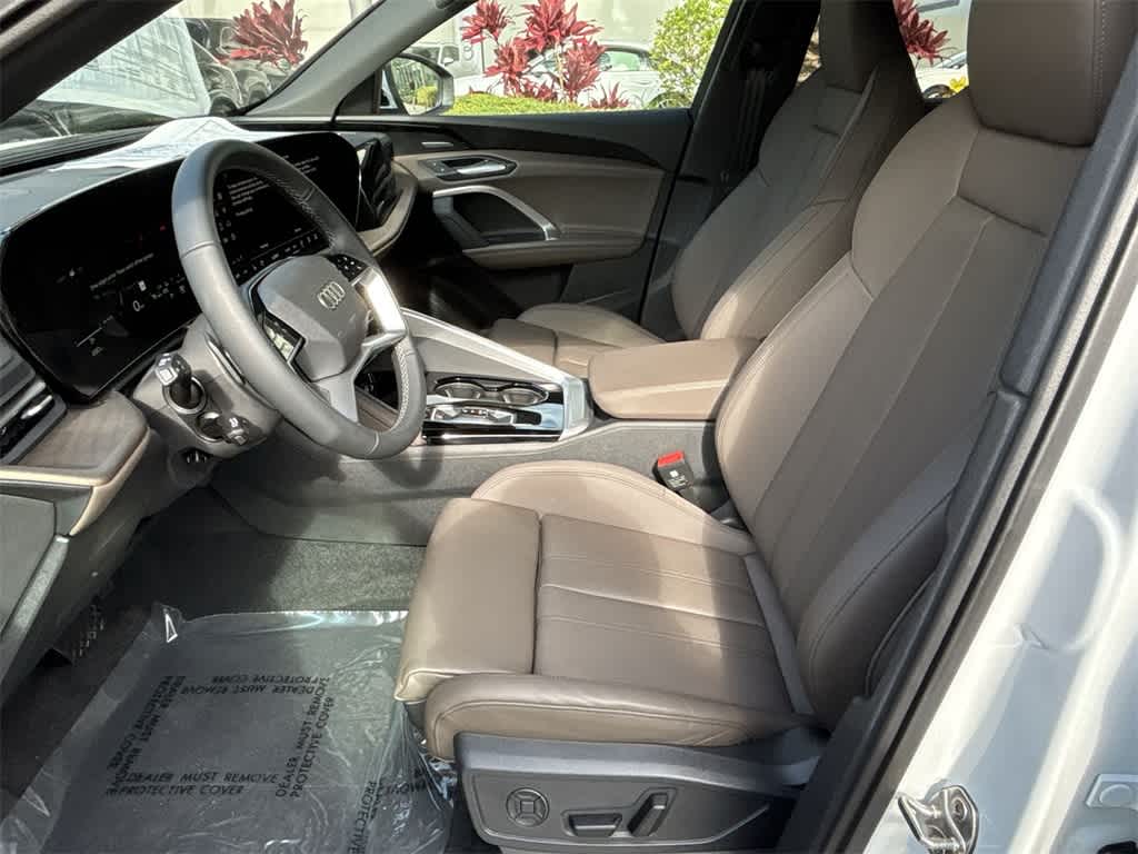 Thumbnail: 2025 Audi Q5 - 25