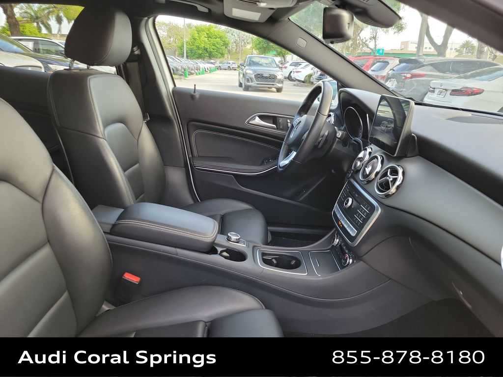 Thumbnail: 2020 Mercedes-Benz GLA - 22