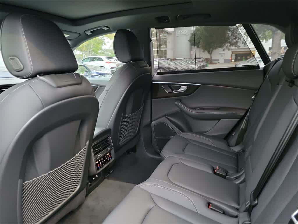 Thumbnail: 2026 Audi Q8 - 20