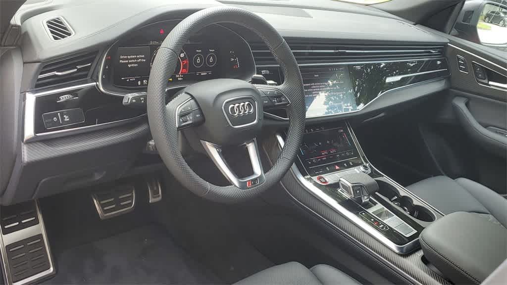 Thumbnail: 2025 Audi RS Q8 - 10