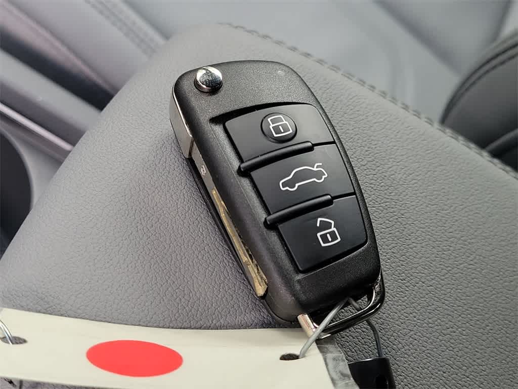 Thumbnail: 2025 Audi Q3 - 20