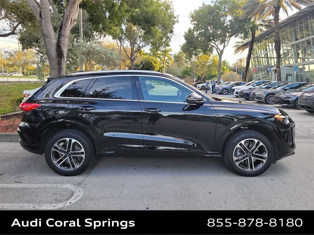 Thumbnail: 2025 Audi Q5 - 9