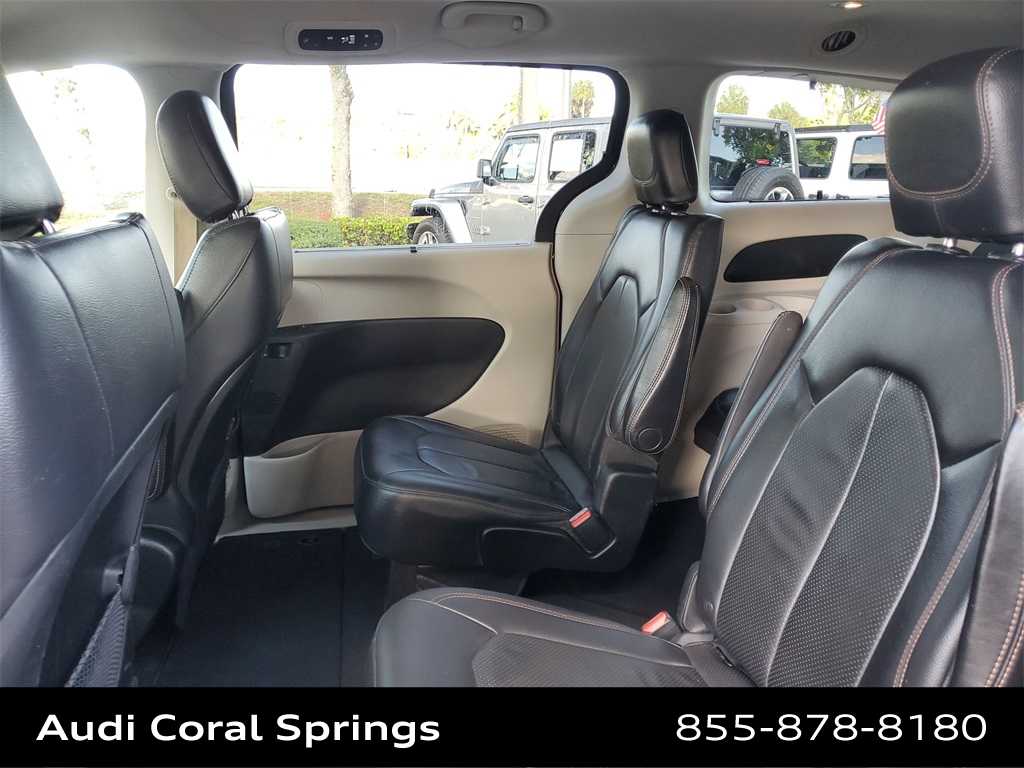 Thumbnail: 2018 Chrysler Pacifica - 20