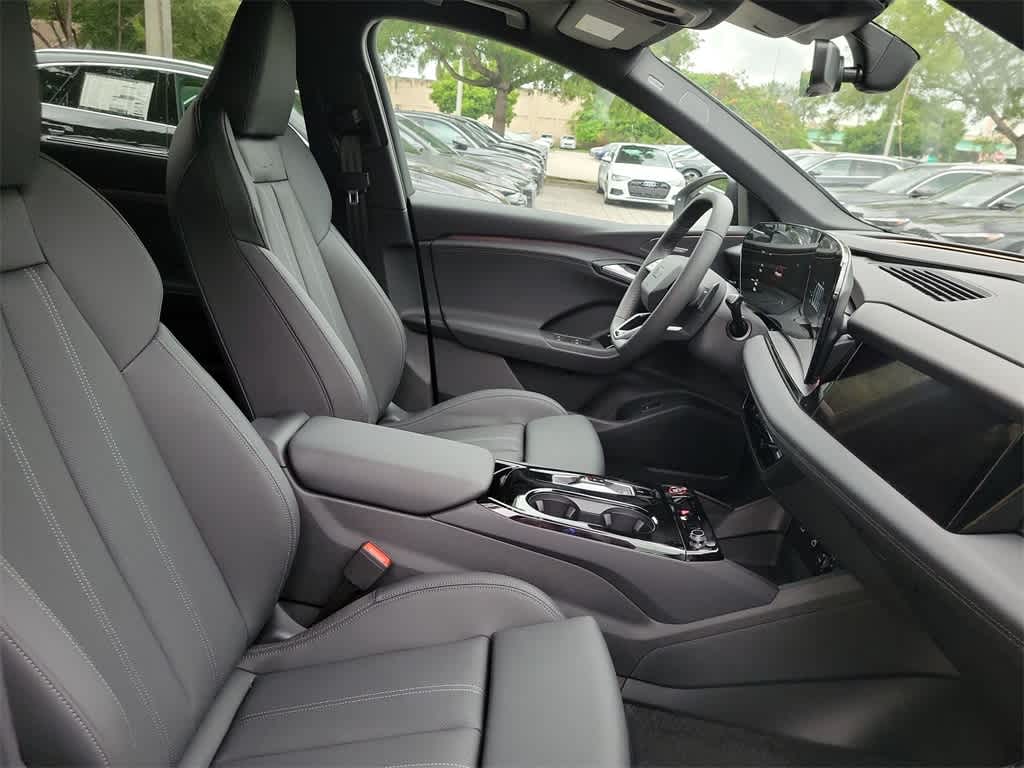 Thumbnail: 2025 Audi SQ6 e-tron - 22