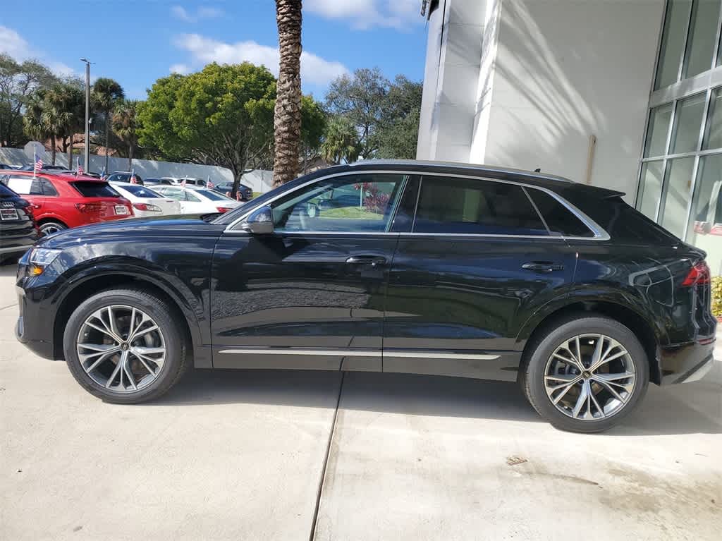 Thumbnail: 2025 Audi Q8 - 11