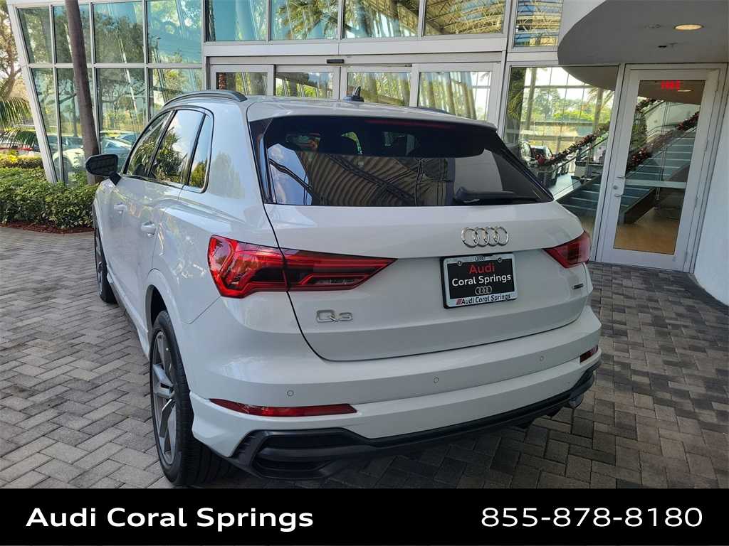 Thumbnail: 2021 Audi Q3 - 12