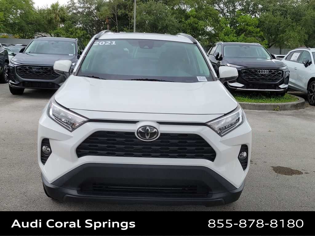 Thumbnail: 2021 Toyota RAV4 - 3