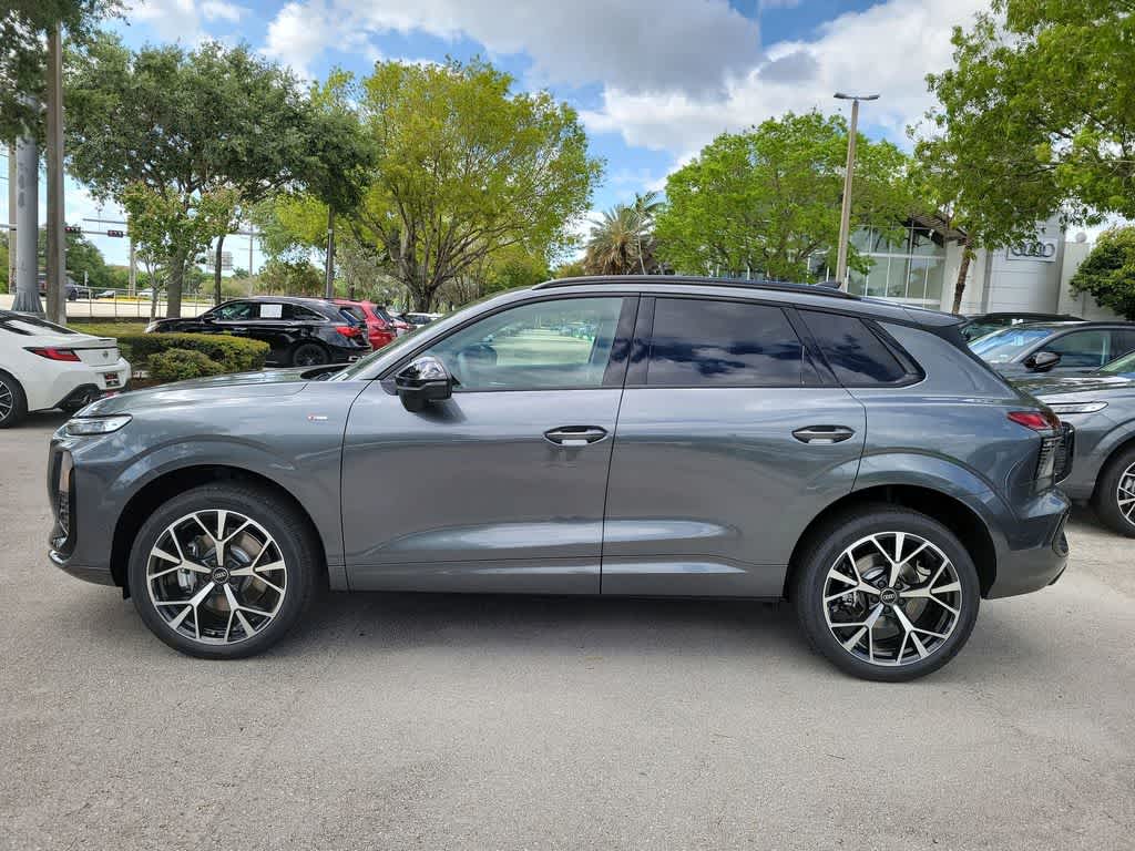 Thumbnail: 2026 Audi Q3 - 11