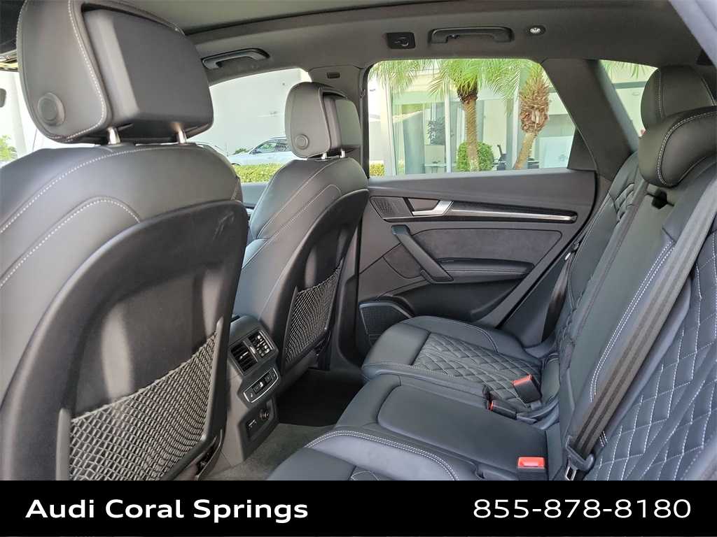 Thumbnail: 2023 Audi SQ5 - 12