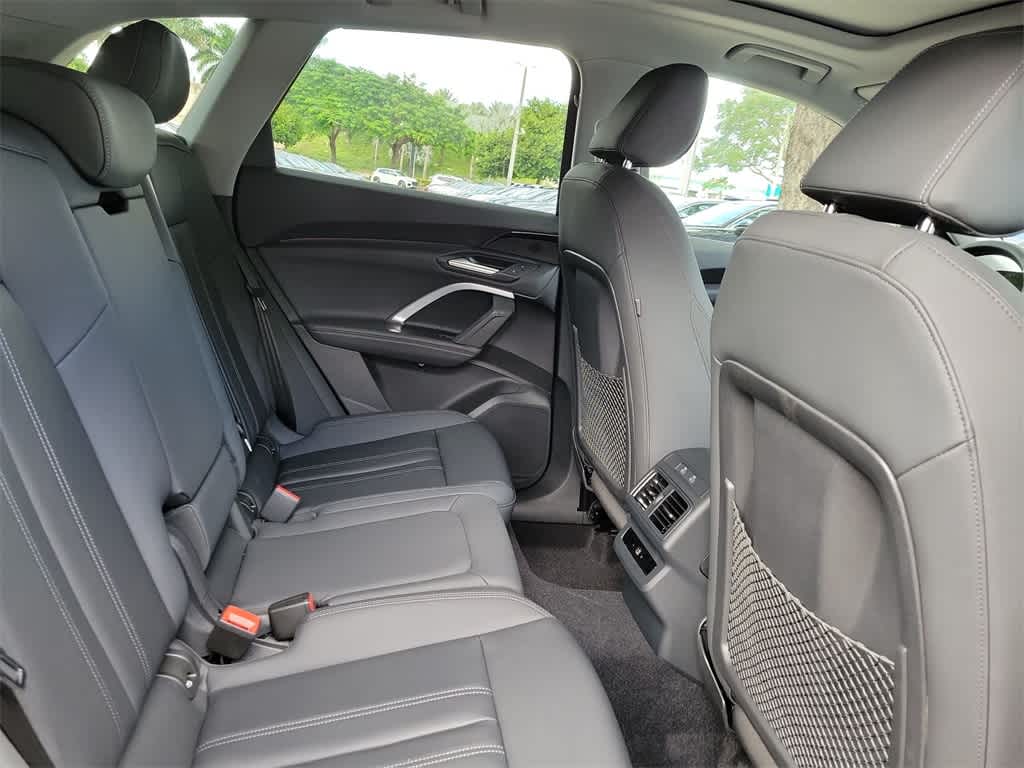 Thumbnail: 2025 Audi Q5 - 13