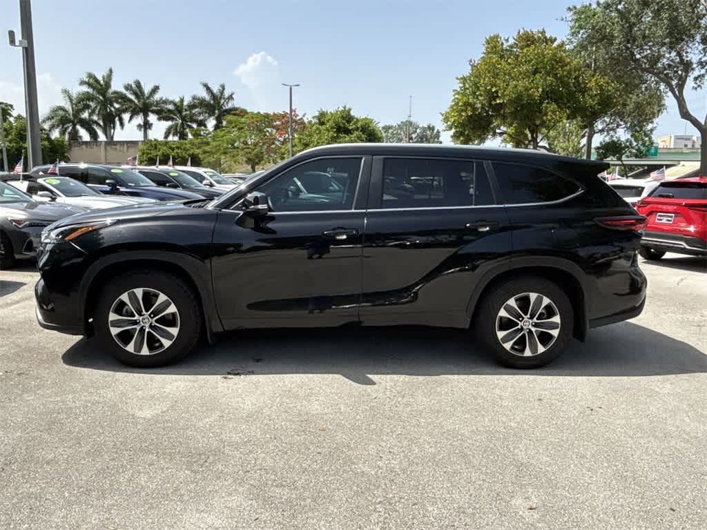 2024 Toyota Highlander XLE 17