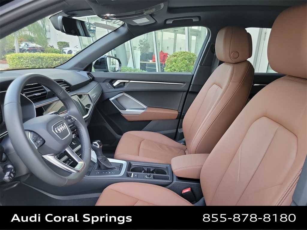 Thumbnail: 2025 Audi Q3 - 11