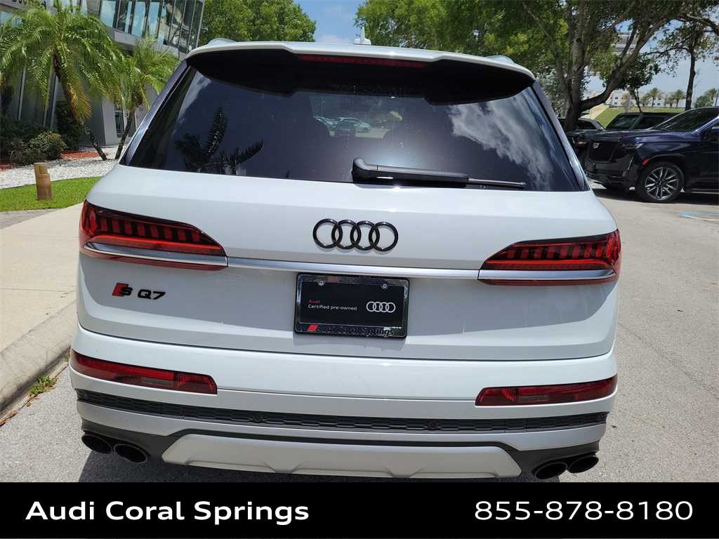 Thumbnail: 2023 Audi SQ7 - 13