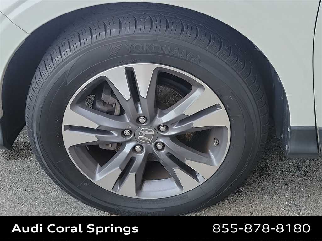 Thumbnail: 2015 Honda Crosstour - 16