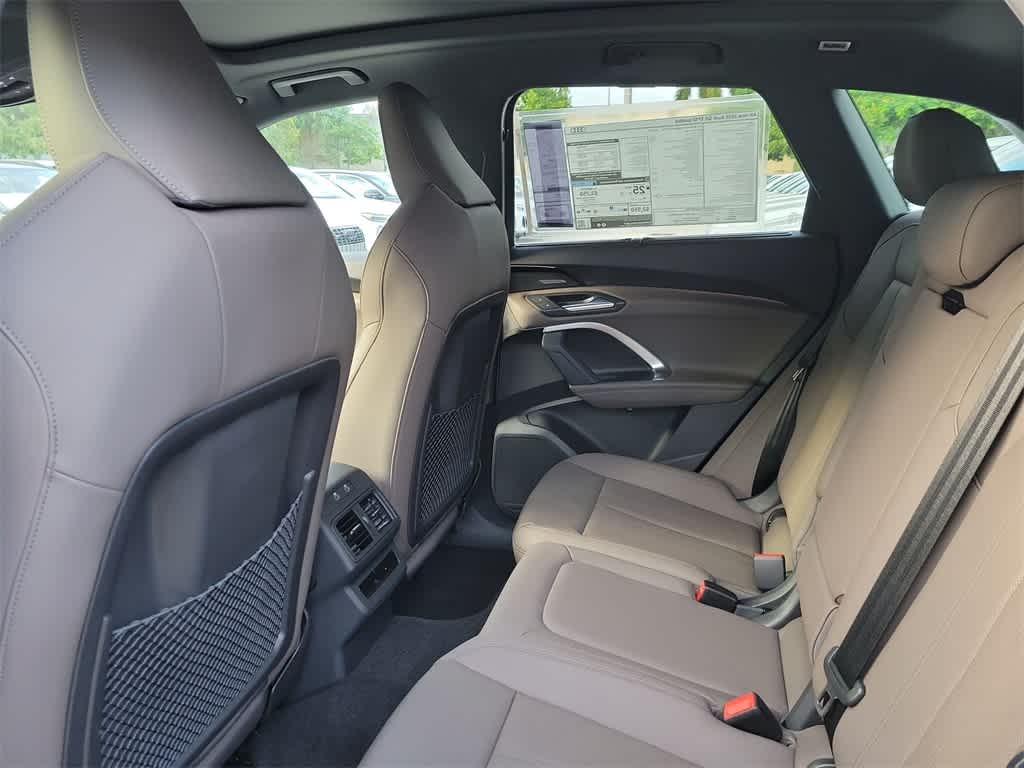 Thumbnail: 2025 Audi Q5 - 12