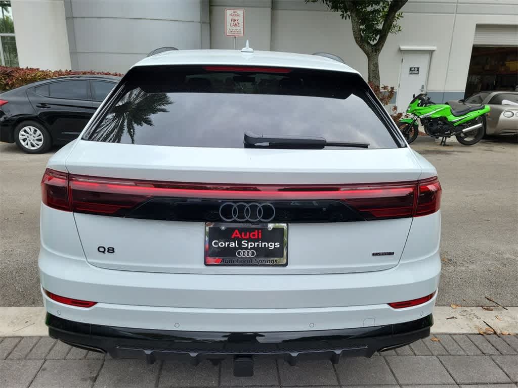Thumbnail: 2026 Audi Q8 - 5