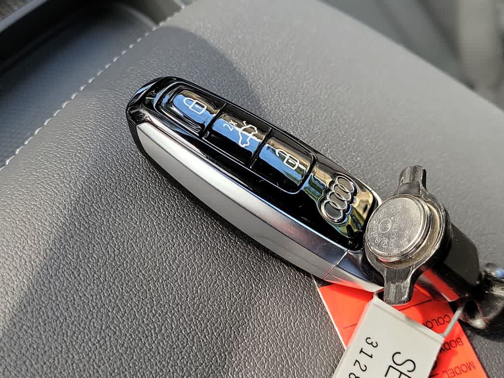 Thumbnail: 2026 Audi Q8 - 28