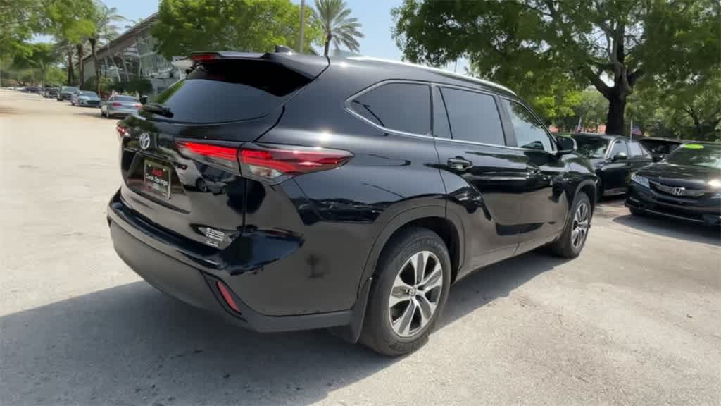2024 Toyota Highlander XLE 8
