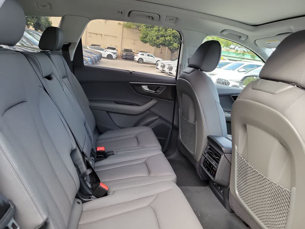 Thumbnail: 2026 Audi Q7 - 13