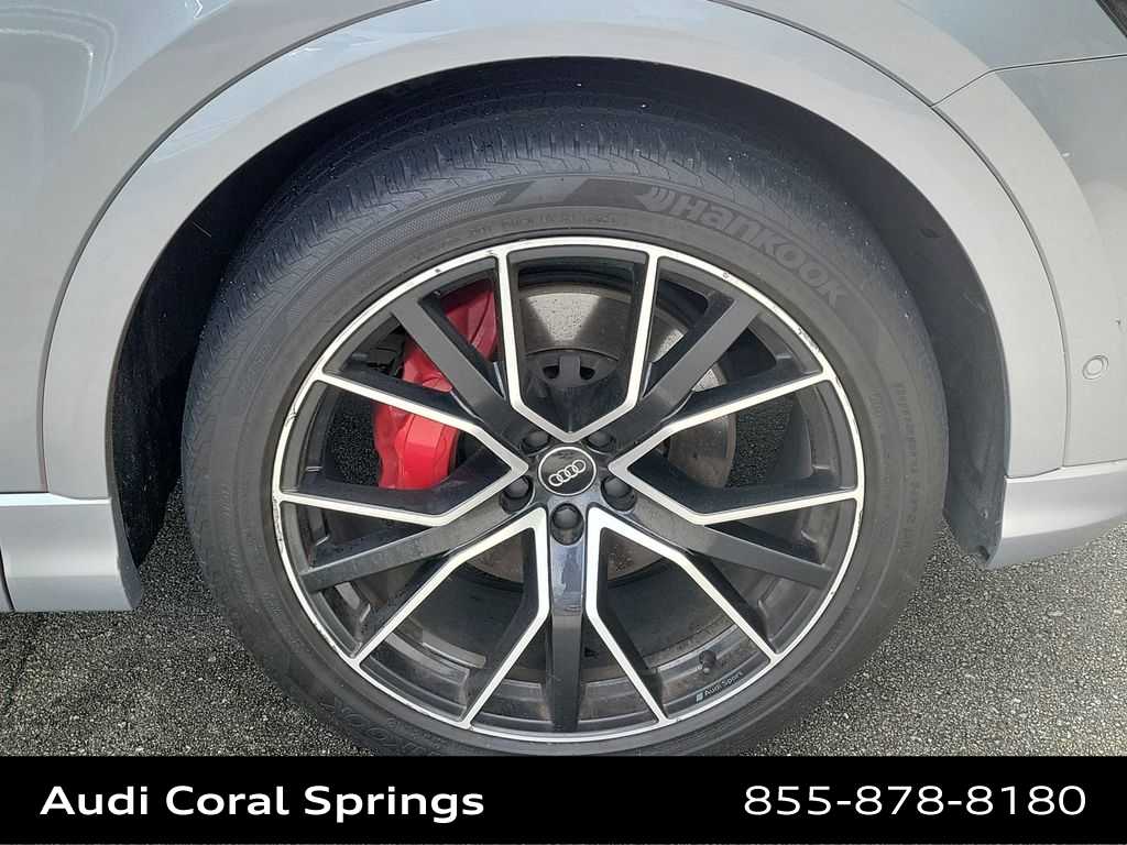 Thumbnail: 2021 Audi Q8 - 13