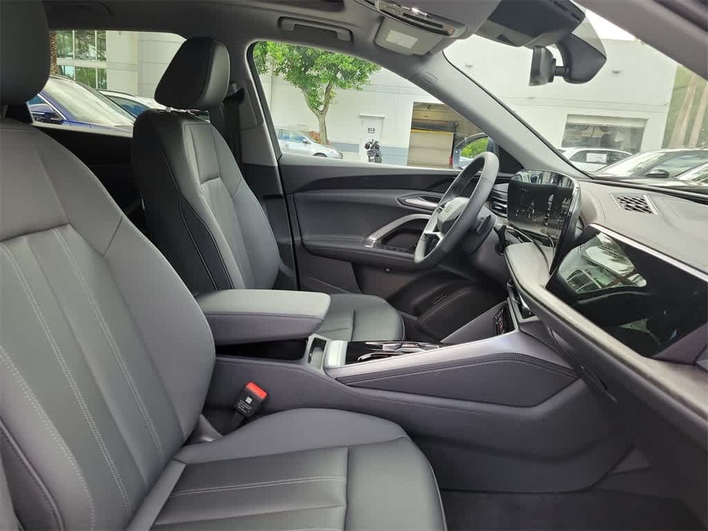 Thumbnail: 2025 Audi Q5 - 14