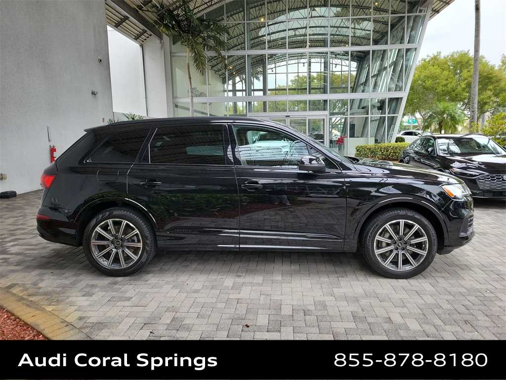 Thumbnail: 2023 Audi Q7 - 9