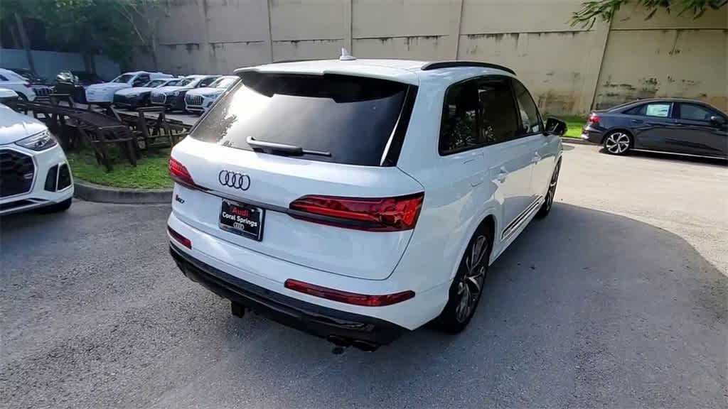 Thumbnail: 2023 Audi SQ7 - 8