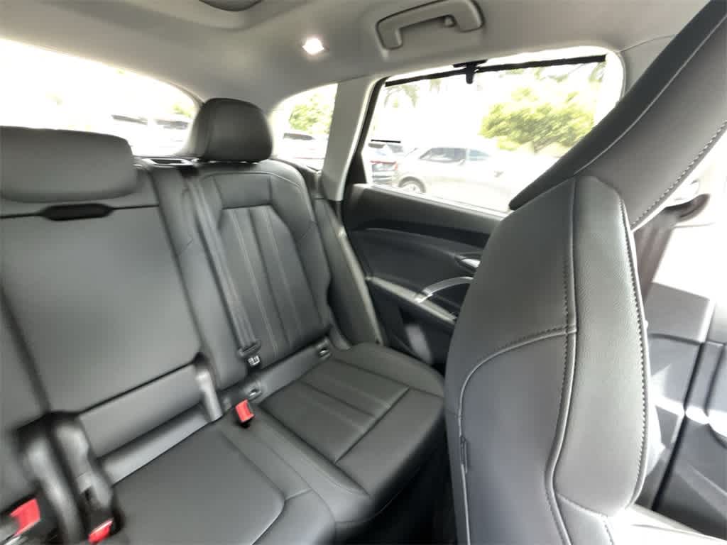 Thumbnail: 2025 Audi Q5 - 12