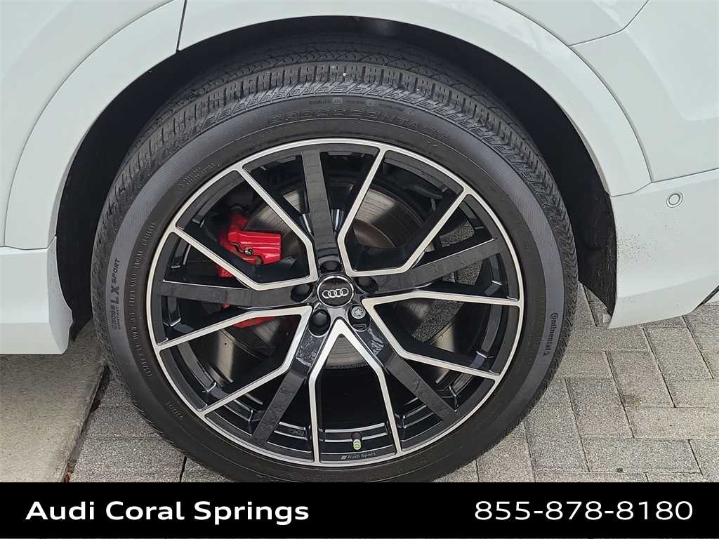 Thumbnail: 2020 Audi Q8 - 16